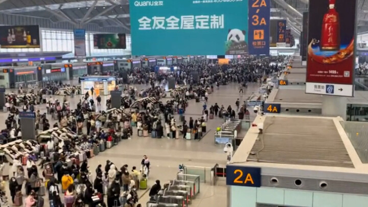 真喜欢满是大学生的车站，都是有素质的疯子