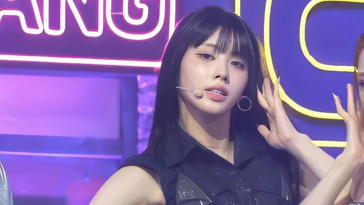izna KOKO - METRONOME (4K Fancam)，美到你心坎儿了没？