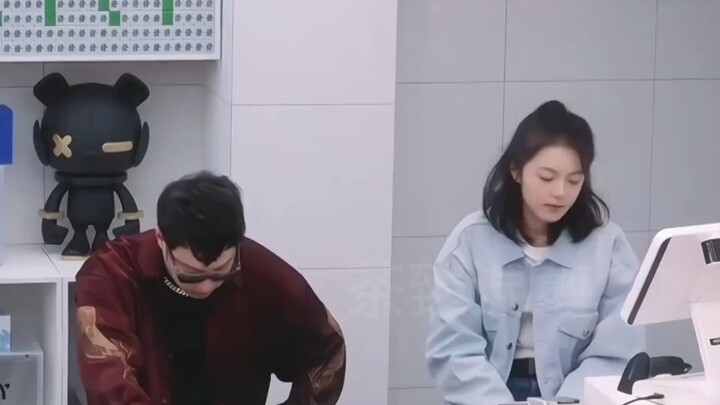 Kalau tidak syuting, Zhao Jinmai biasanya ngapain? Kalau tidak sekolah, Zhao Jinmai mau ngapain? Syu