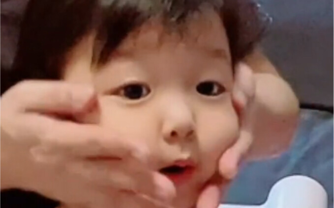 Who doesn't give their children a bath during the Chinese New Year?