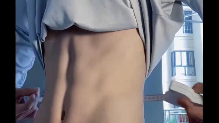 我想要像他一样的纤细腰身！！！🥲🥲