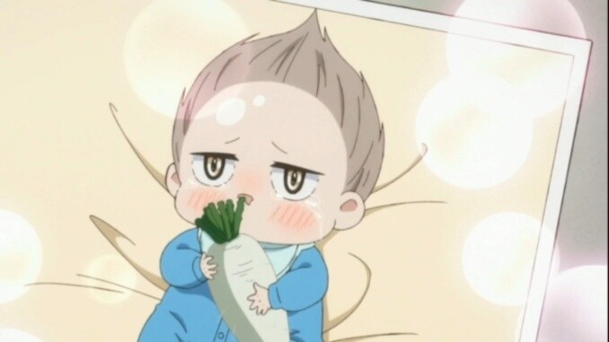 The director was so cute when he was a child! He used the white radish as a milk bottle, hahahahaha