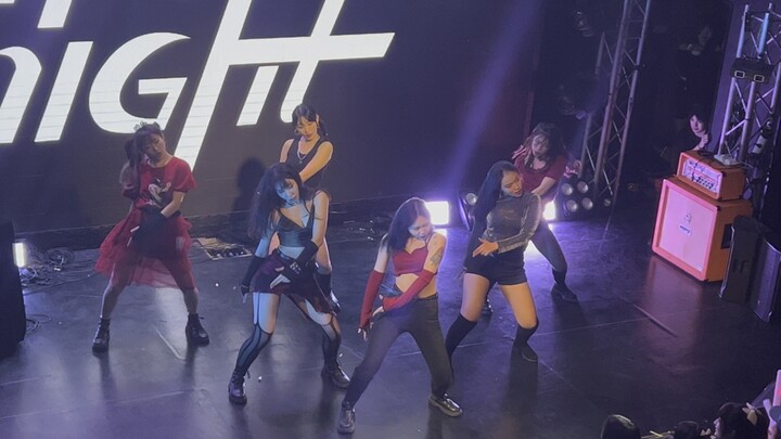 عندما يرقص محبو الكيبوب على أغنية "Pirate" في الحانة الحية عند الساعة 12 صباحًا (ماذا يعني أن يكون ا