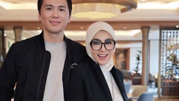 keliatan dari nadanya, Syahrini sesayang itu sama Reino Barack.