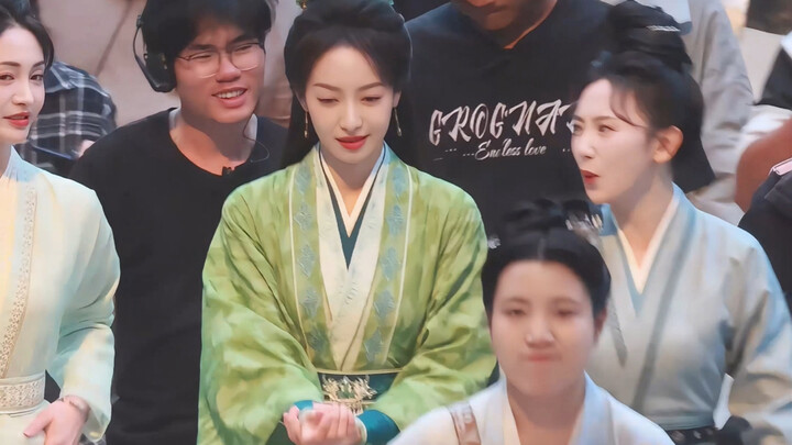 Is Song Qian’s ancient costume look really that outstanding?