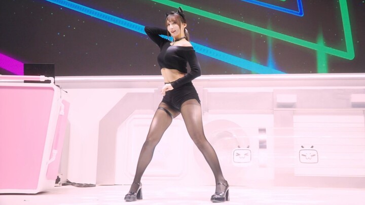CJ เวทีใหญ่ แมวตัวใหญ่อวดหุ่น