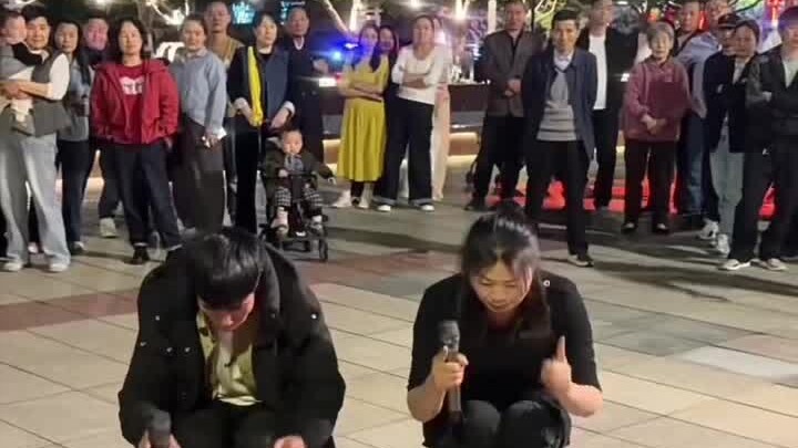 Guru dan murid berlatih keterampilan suara selama 30 tahun, begitu bicara langsung memukau seluruh p