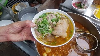 Bún Bò Huế Gia Truyền Nằm Sâu Trong Hẻm Nhưng Khách Vẫn Tìm Đến Ăn