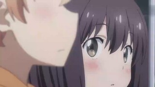 After seeing the male protagonist's umbrella, the girl instantly lost the desire to share an umbrell