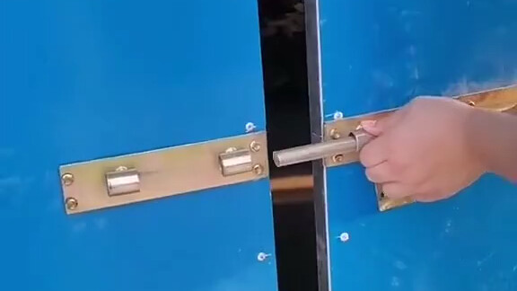 "ماذا؟ هل هناك أي مشكلة؟"