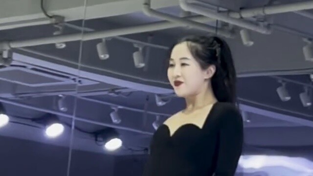 الكعب العالي【ريهانا وبيونسيه (ريمكس) — رقص ملون】جوارب شبكية ممزقة للفتيات المثيرات