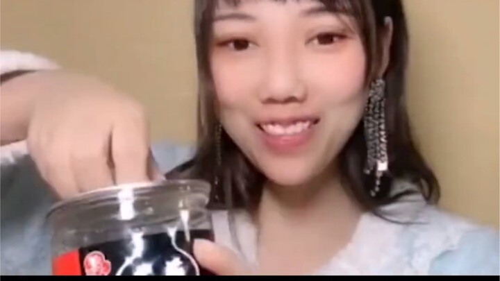 The original reverse product-placing pioneer—A timeless classic that can’t be replicated!!!