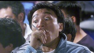 星爷利用吸管偷钱，怎料却被人发现