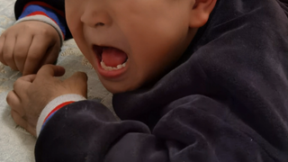 这儿子一天不挨打就皮痒痒