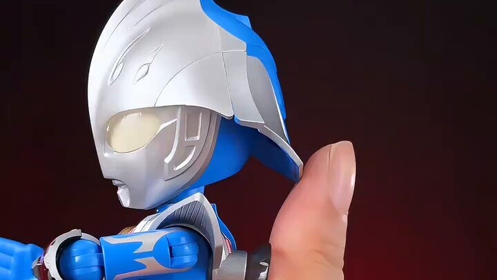 Is there another candidate for Ultraman cub? This one in the middle reminds me of Taro~