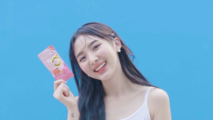 Chết tiệt! Lại là series chưa xem rồi! Quảng cáo viên uống trắng da Colly của Nene Trịnh Nãi Hinh!