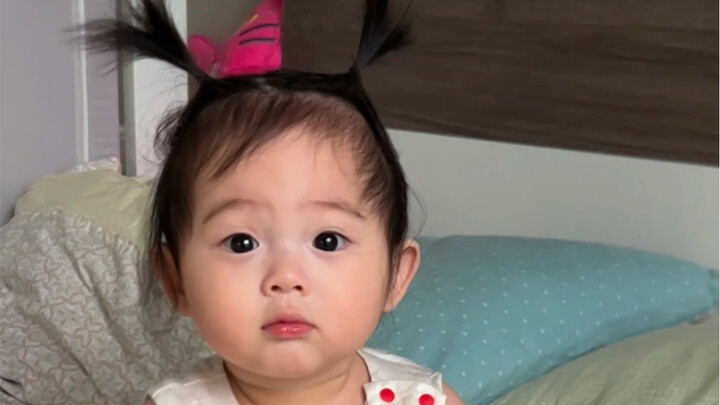 Trời nóng quá đành ở nhà nhảy nhót thôi!