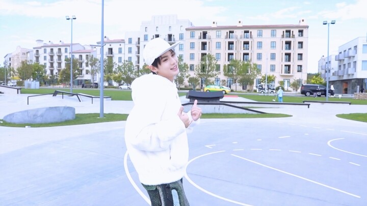 【Huang Minghao】is a little brother who loves to dance!