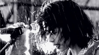 A rainy music festival experience~