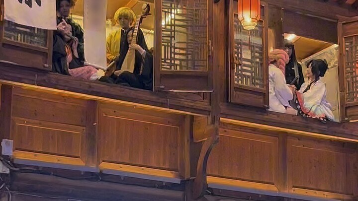 "Everyone Falls into Infinite City"