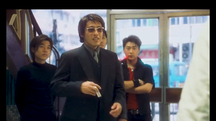 “Ngày xưa đại ca đã lui khỏi giang hồ để làm bồi bàn, nhưng đâu dễ dàng mà rút lui như vậy!”