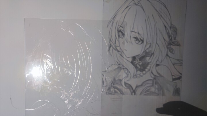 “Tranh ánh sáng và bóng tối dựa trên vết xước: Nguyễn Mai”