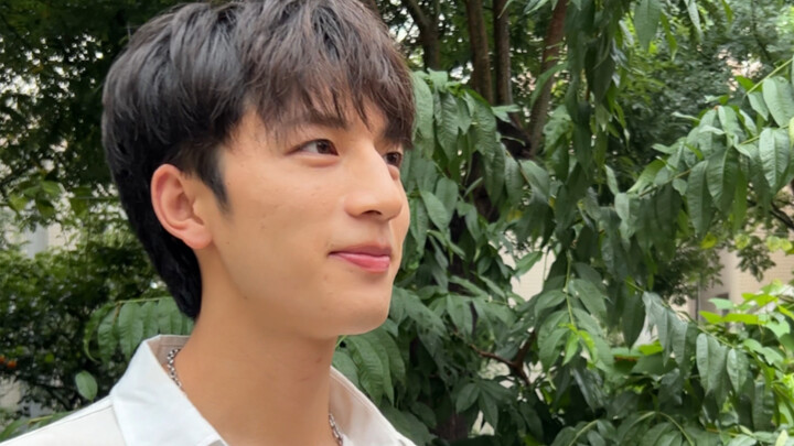 "A Deeply Sentimental Boy's Carefully Planned Love-Chasing Journey 2"