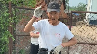 父母用汗水，洗掉了我们身上的泥土味