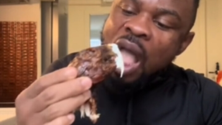 แรงกัดไม่แพ้ไฮยีน่าแอฟริกาตัวเต็มวัย…