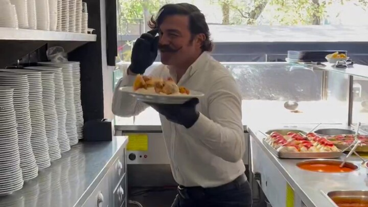 Tomato-Filled Pie Rice