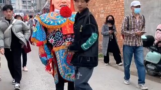 被选中的童子净炉手双手抱炉三敬香马夫 马夫活力起飞开路探路！！