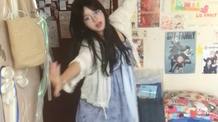 عُدتُ إلى الوراء لأرقص بأسلوب قديم جدًا في سن الثامنة عشرة 🧡【تسيّر الآلهة مع التيار】