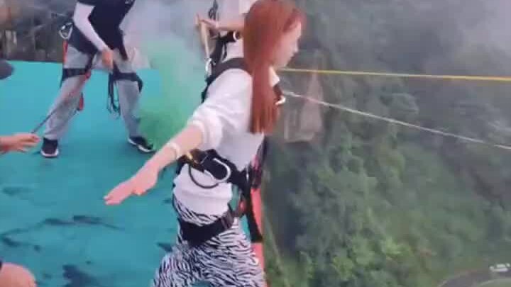 Man: Oh no, I’m done for! I hadn’t even tied my rope properly when I got yanked down.