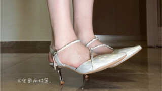 Immersive shoe-trying: It’s a waste if you don’t step on the cardboard