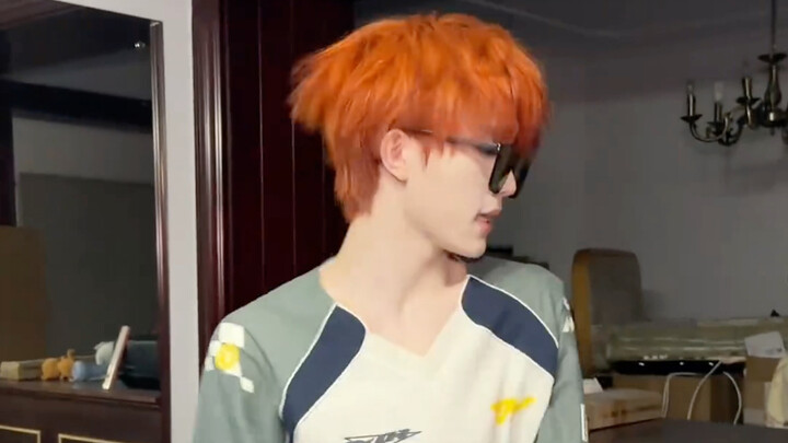 ซูซินฮ่าว ผมสีส้ม พลังชา