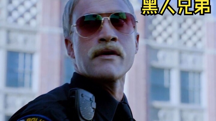 ตำรวจผิวขาวไม่สามารถควบคุมมือของพวกเขาได้เมื่อพวกเขาเห็นคนผิวดำ