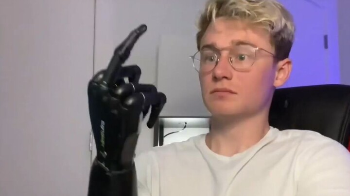 When the robot loses power at a special moment...