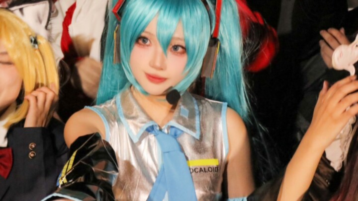 Whose Miku is doing the elderly rehabilitation? (Performing a Renaissance of Senbonzakura