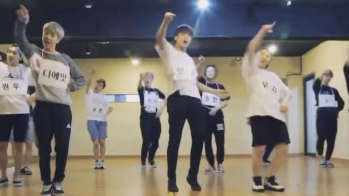 People have loved teasing the dog Mingyu for a long time.