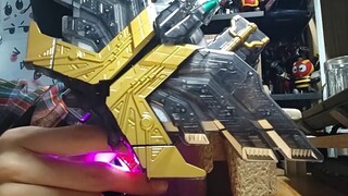 Fans sent me a bunch of belts, all of which I wanted to take pictures of, Kamen Rider gift packs, be