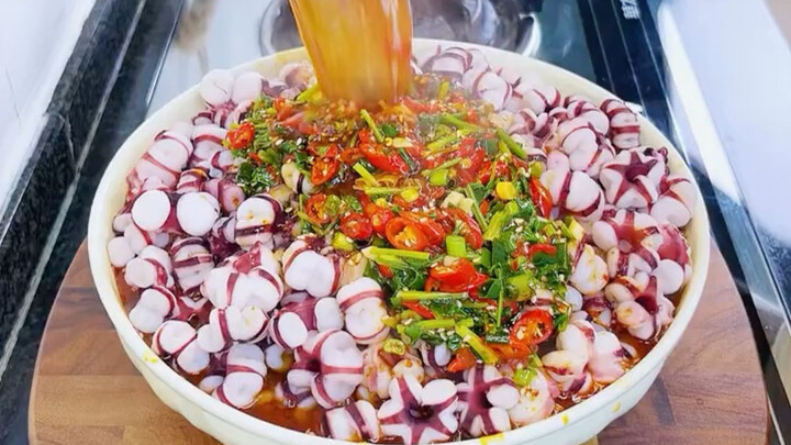 Bữa tối của cô nàng có cái bụng to