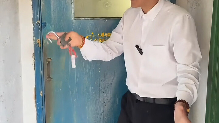 لا تسأل، ما إن تسأل إلا وتجد لوحة من المناظر الطبيعية.