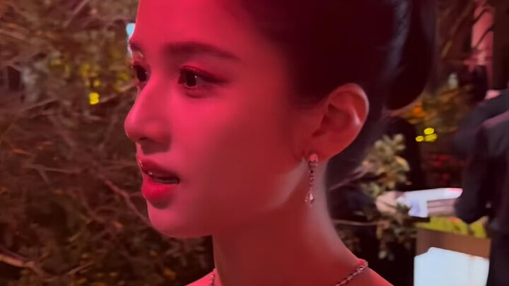 Đáng ghét, sao lại đẹp đến thế?