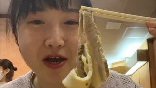How difficult is it to eat a bowl of instant noodles in Japan?