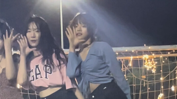 คลิปถ่ายสดตำแหน่งกะทิจากการเต้นล้อเลียนข่าวลือของนักศึกษาในมหาวิทยาลัยที่ถูกปิดกั้นในยุคปัจจุบัน