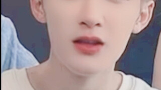 Anh ấy tức giận