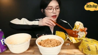 Vững bụng với burger cơm và mì hộp phần 5 #anngonmoingay