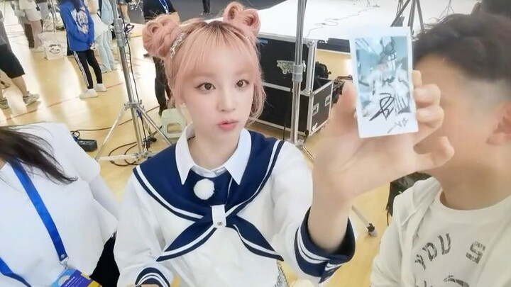 ไป๋ลู่ขู่จะส่งซ่งอวี่ฉีกลับเกาหลี! อวี่ฉีขี้อวด: ฉันสวยกว่าใคร ถ่ายยังไงก็ปัง! ฟ่านเฉิงเฉิงกระซิบข้า