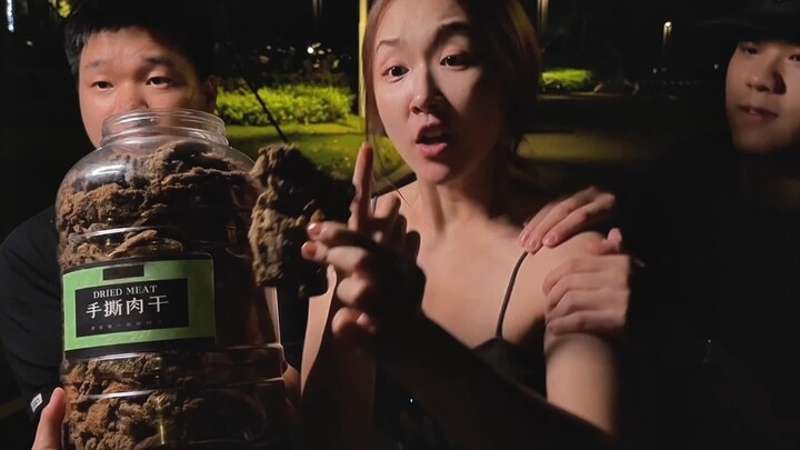 #Nông Hương Sâm Thịt khô xé tay: Thớ thịt chắc mịn, không bị bở, giòn rụm ngon hơn cả bim bim khoai 