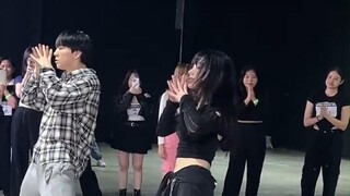 【Noze】Năm 2023, chúng ta vẫn có thể thấy Nuoji và Kazige nhảy Advice (cr. @Yamnchy)